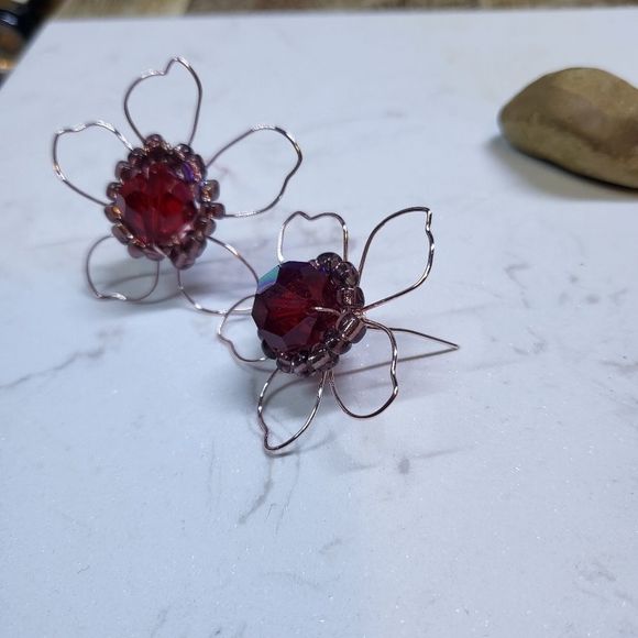 Rose gold plated handmade flower crystal earrings - Picture 3 of 5